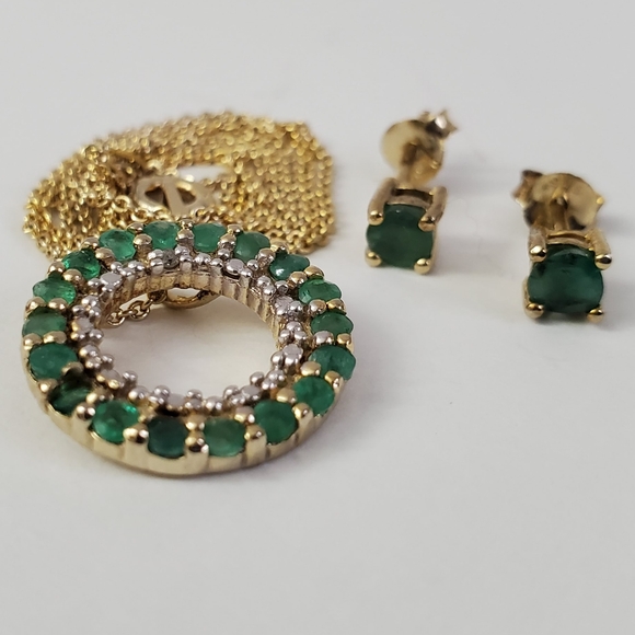 Sterling Silver 925 Gold Genuine Emerald Diamond Cut Necklace and Earrings - Picture 7 of 12